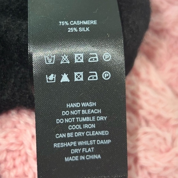 AlexaChung Black Chandra Cashmere Silk Cropped Cardigan NWT Large - Picture 10 of 14